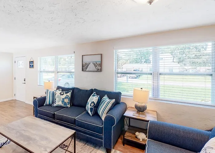 Pinellas Park Cottage